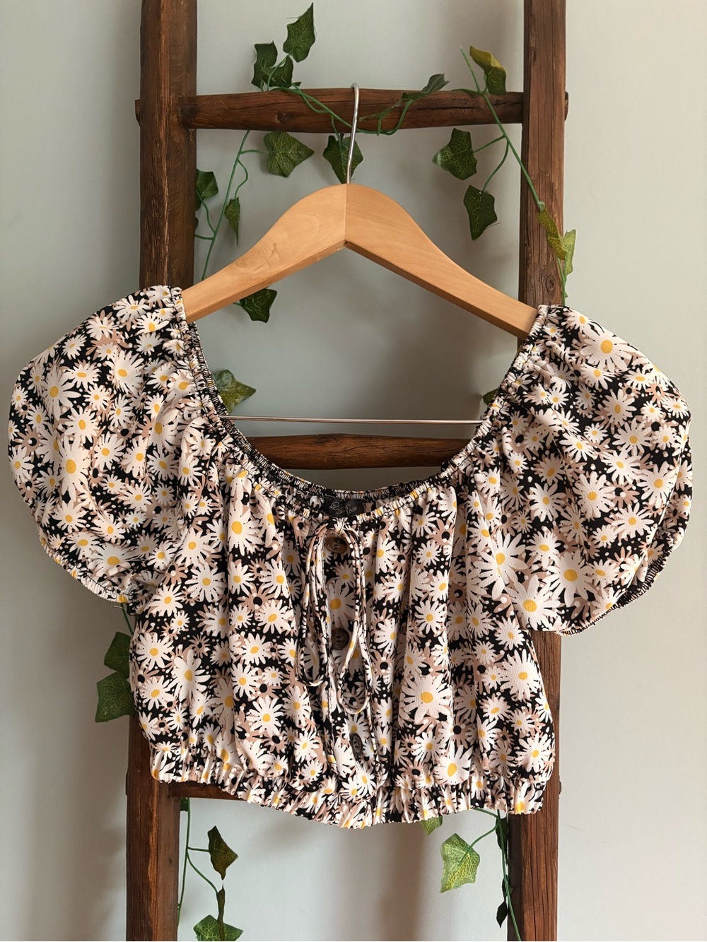 Lily Rose Daisy Puff-Sleeve Crop Top - Black/White/Yellow